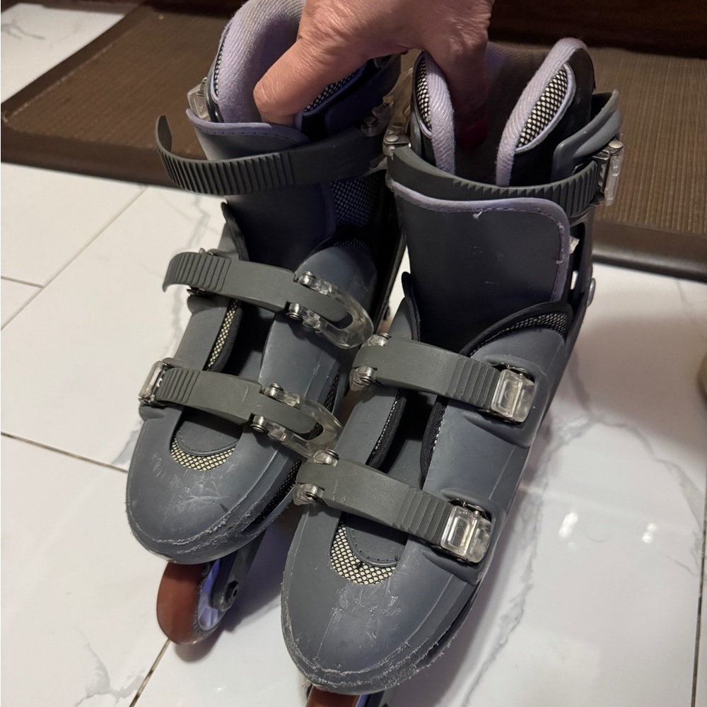 Title: Adjustable Inline Skates - Size 6-9 (Gray) - image 1